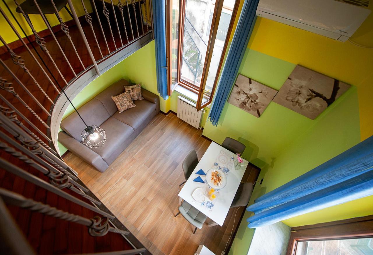 Casa "Positano" Da Ely - Salerno Centro Con Self Check-Inアパートメント エクステリア 写真