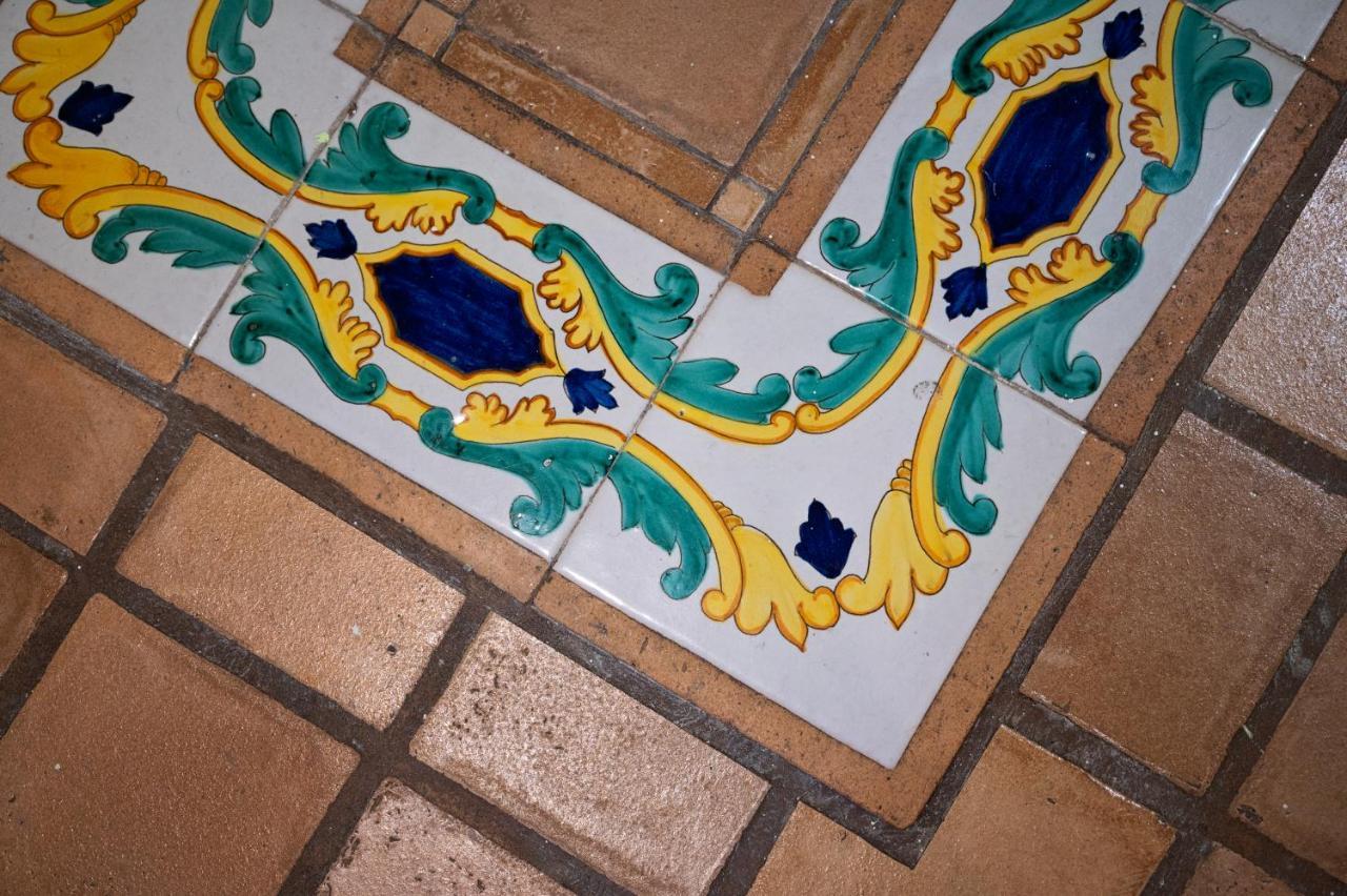 Casa "Positano" Da Ely - Salerno Centro Con Self Check-Inアパートメント エクステリア 写真