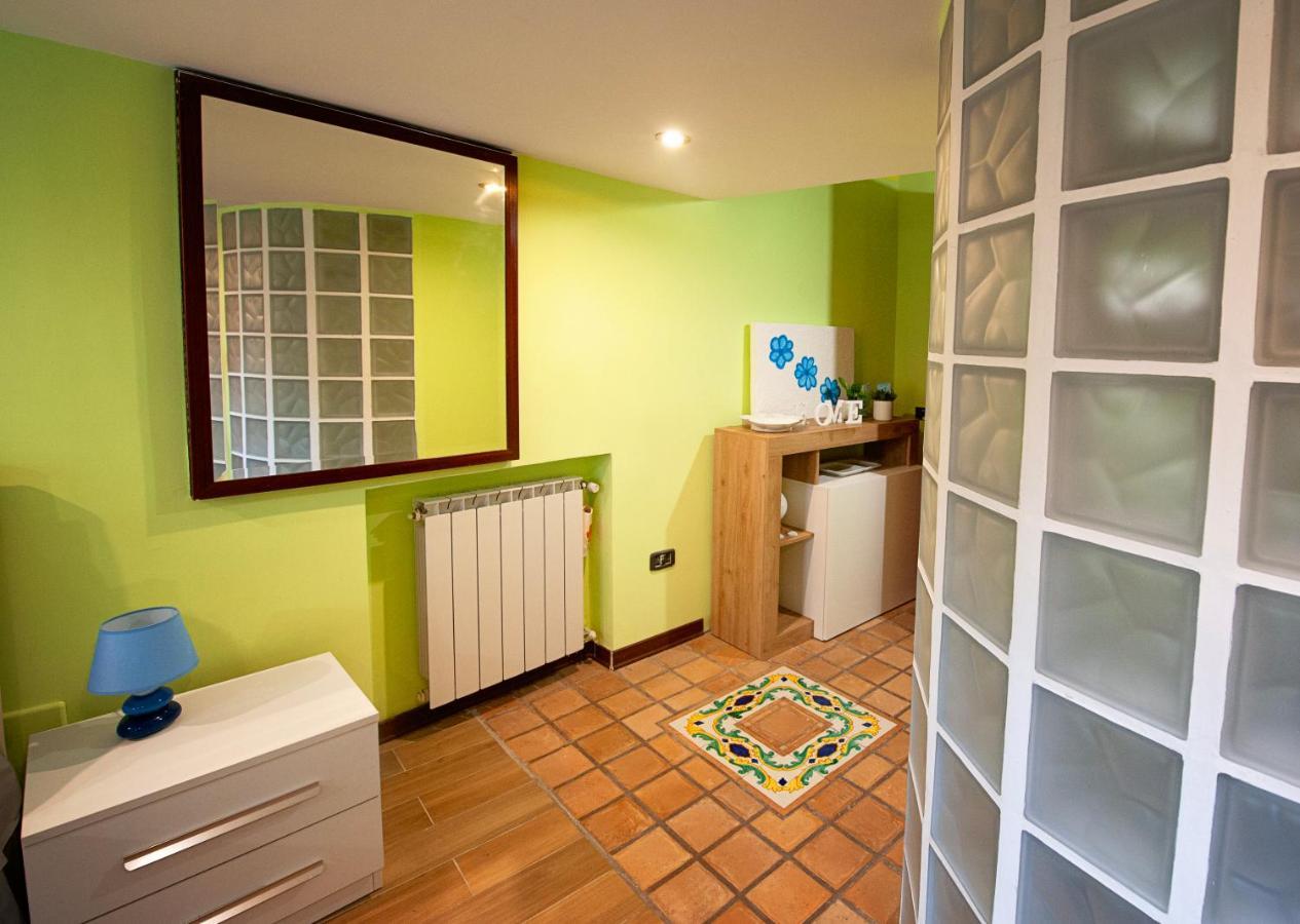 Casa "Positano" Da Ely - Salerno Centro Con Self Check-Inアパートメント エクステリア 写真